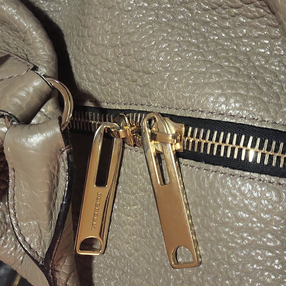 Burberry Gray Leather Shoulder Bag - Picture 10 of 11